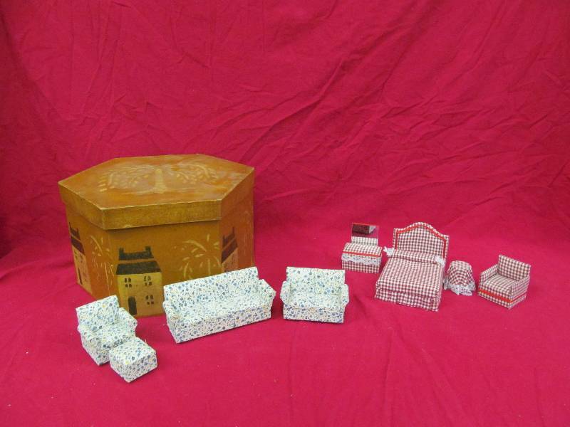 lot 86 image: doll house furniture