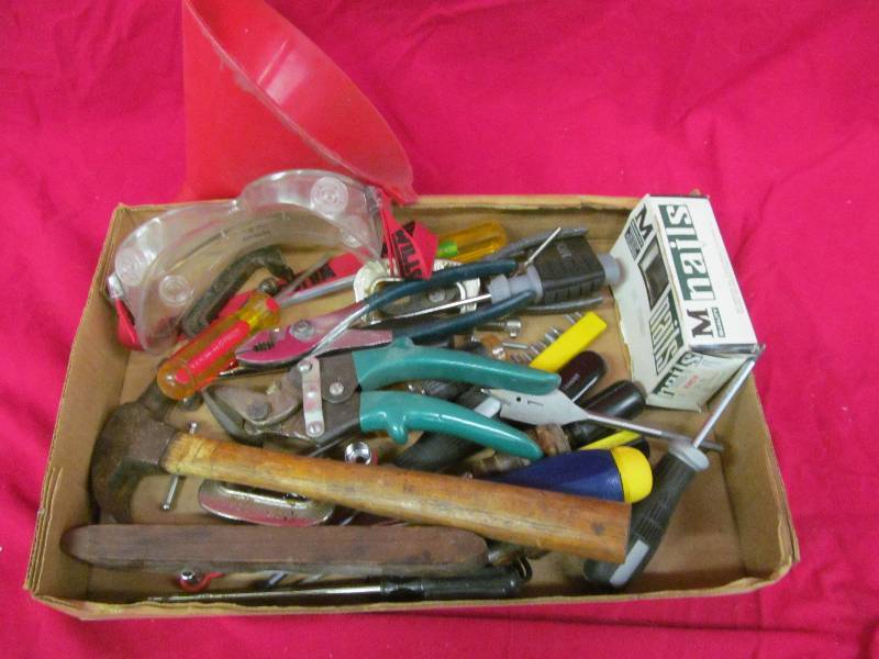 lot 93 image: hand tools