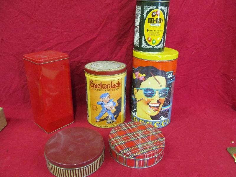 lot 119 image: decorative tins