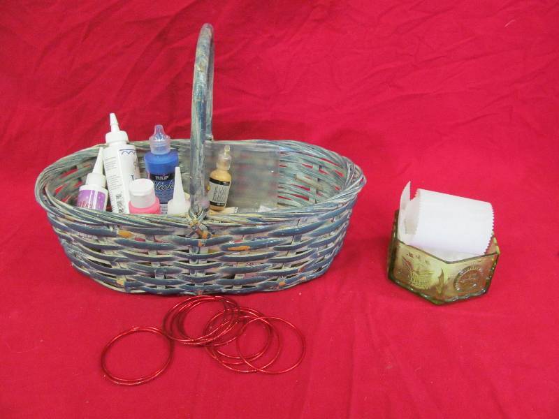 lot 131 image: craft items