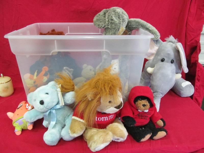 lot 132 image: toys