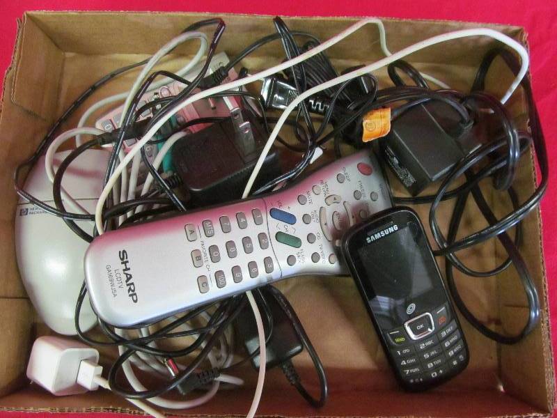 lot 137 image: office items