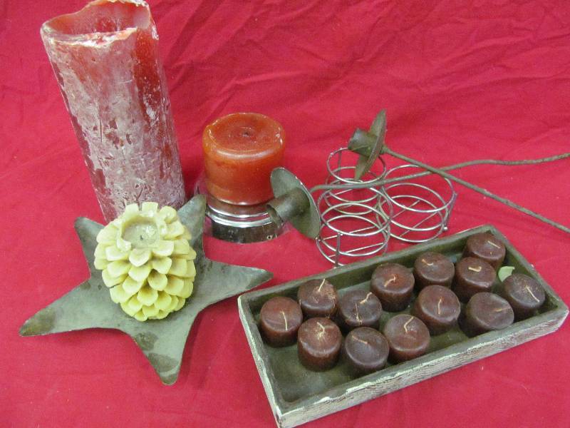 lot 185 image: CandlesHolders