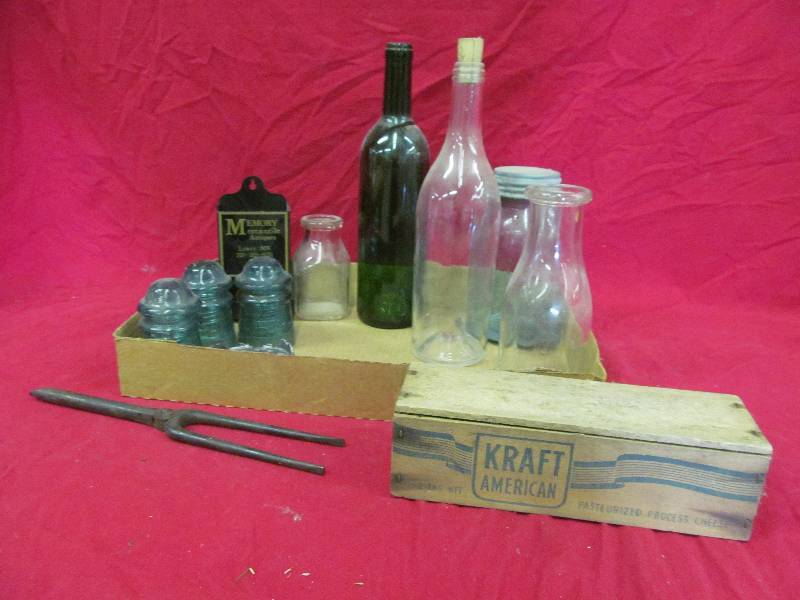 lot 224 image: Vintage Bottle