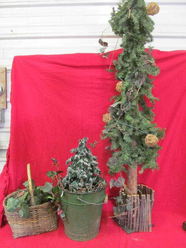 lot 228 image: BucketDcor