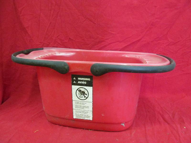 lot 230 image: Bucket