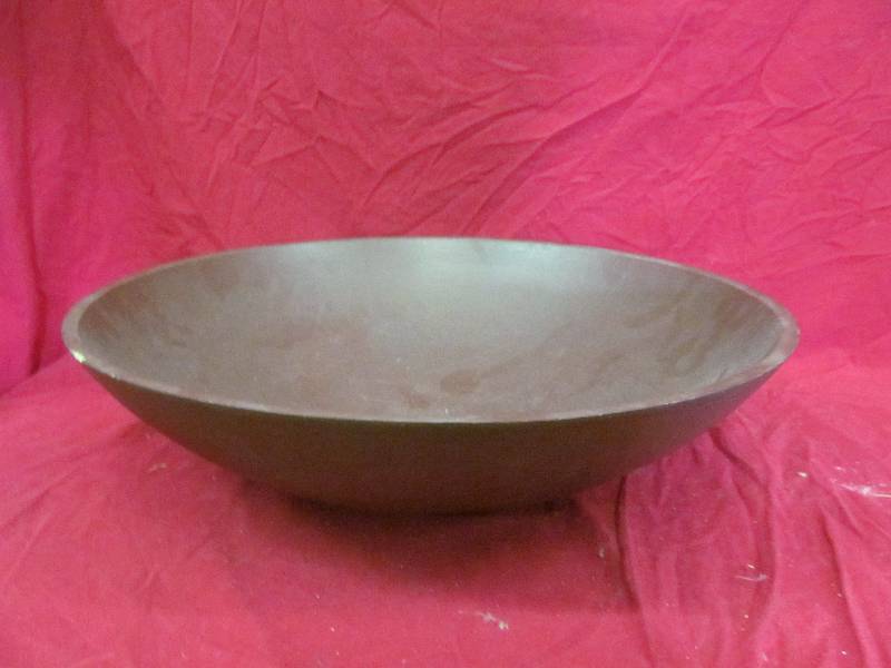 lot 231 image: Wood Bowl