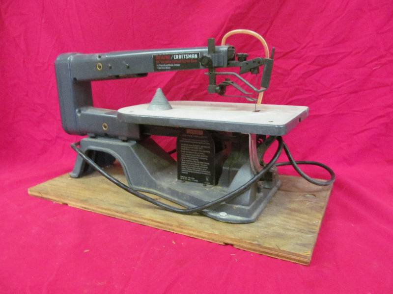 lot 271 image: Craftsman Saw