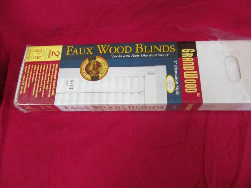 lot 276 image: Window Blinds