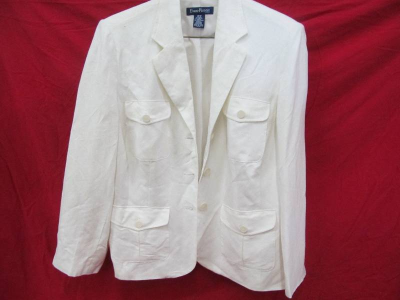 lot 282 image: Womans Coat