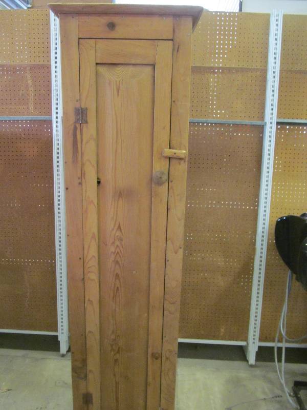 lot 284 image: Pantry