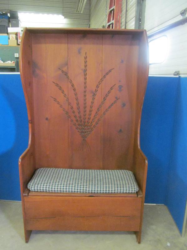 lot 298 image: Bench