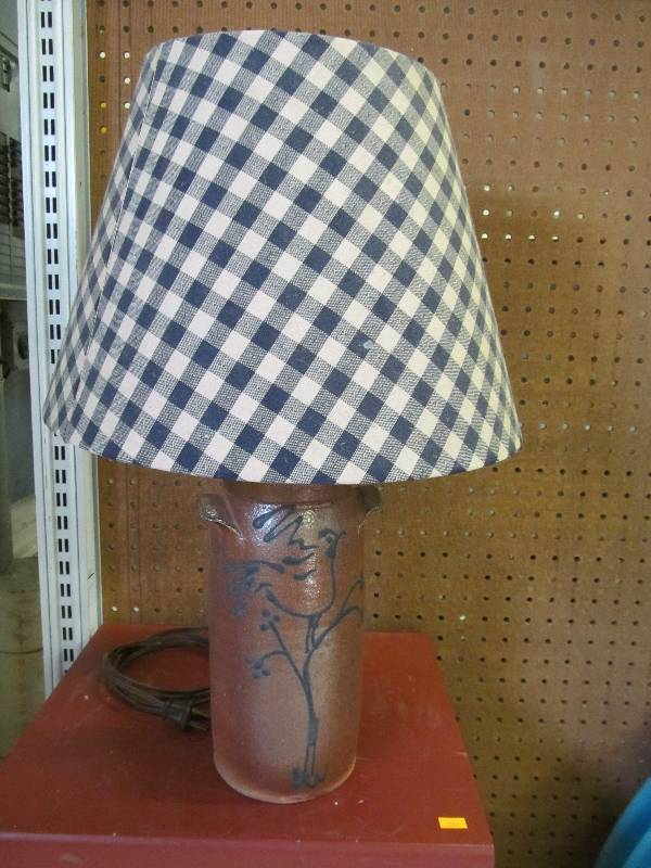 lot 299 image: Lamp