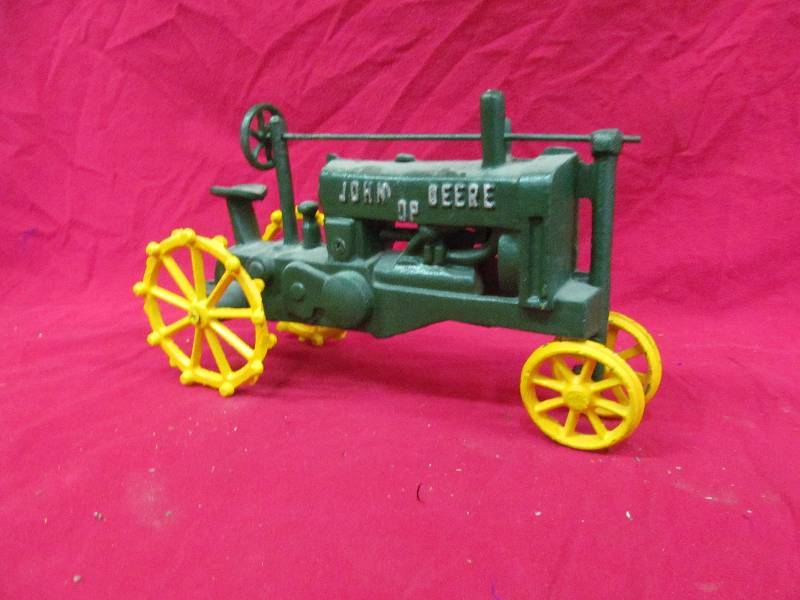 lot 303 image: Tractor