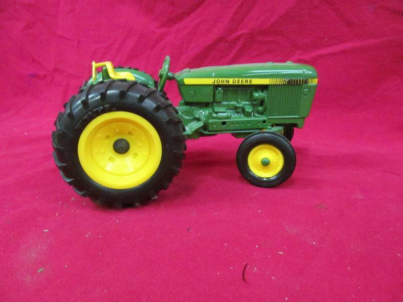 lot 305 image: Tractor