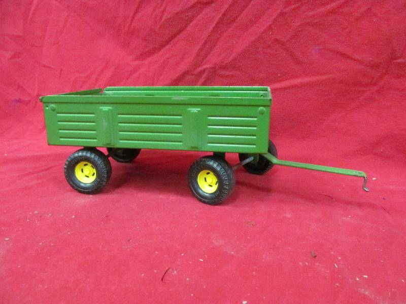 lot 306 image: Ertl Wagon