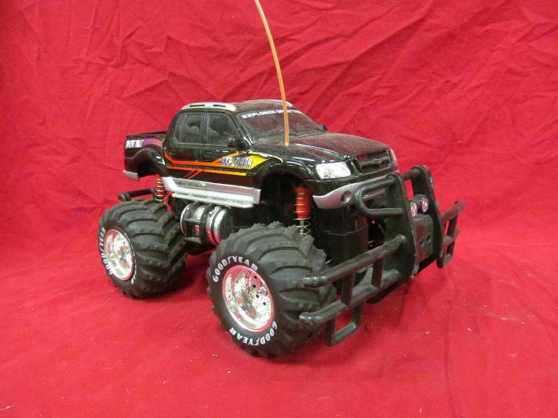 lot 307 image: Toy Truck