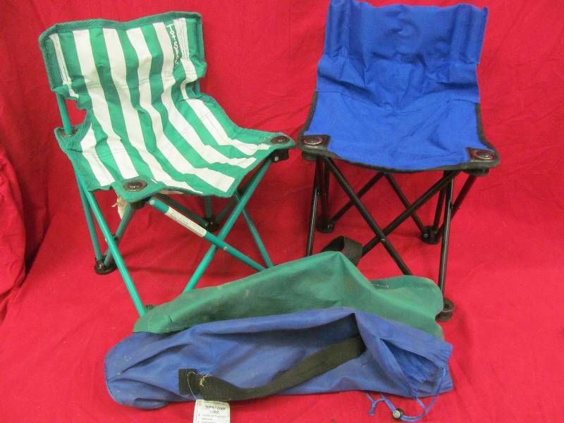 lot 315 image: Childrens Chairs
