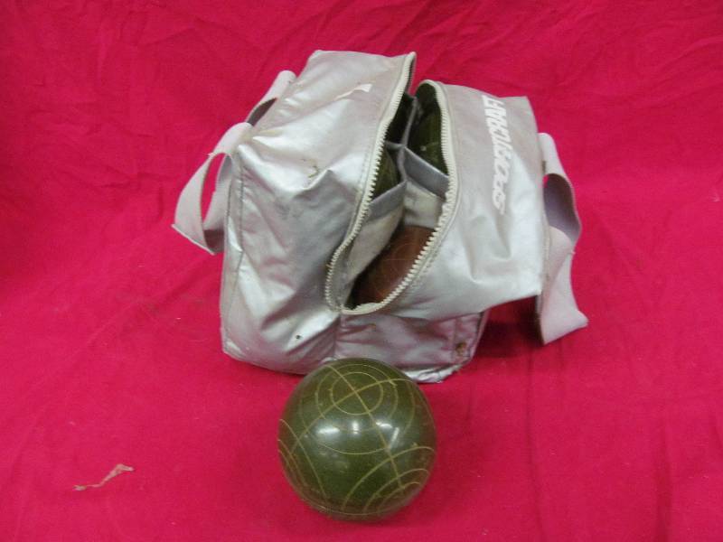 lot 318 image: Bocce Balls