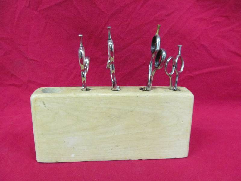 lot 339 image: sciccor