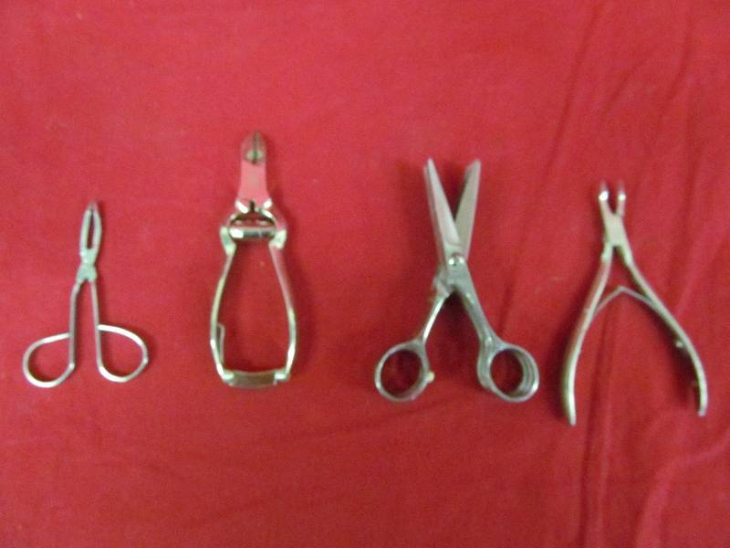 lot 338 image: scissors