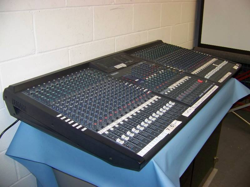 lot 33 image: Yamaha, Mixing Console  Audio Mixer  Mixing Board