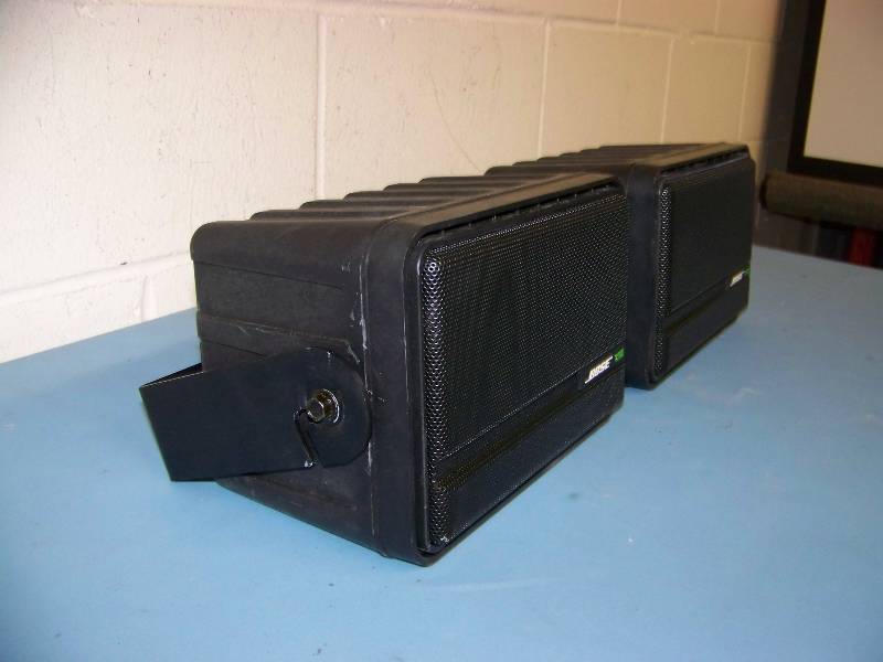 lot 43 image: (Pair) Bose, Indoor  Outdoor Speakers with Mounting Brackets