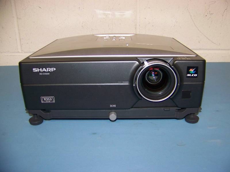 lot 24 image: Sharp, XG-C455W, LCD Projector with Remote Control and Travel Bag