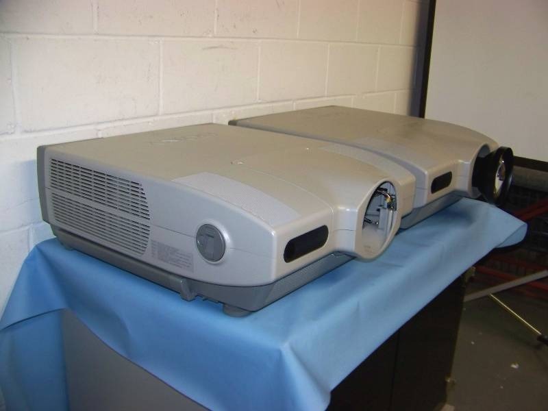 lot 26 image: (2) Sony, VPL-FE110U, LCD Projectors
