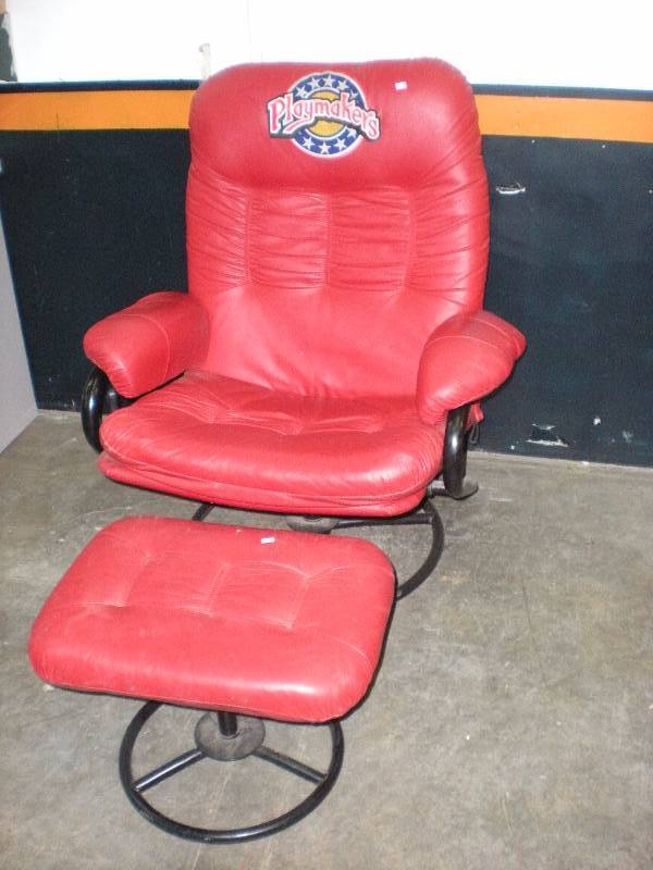LOUNGE CHAIR FROM PLAYMAKERS