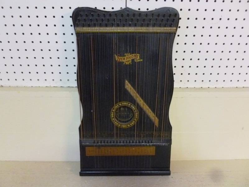 lot 2 image: Vintage Instrument