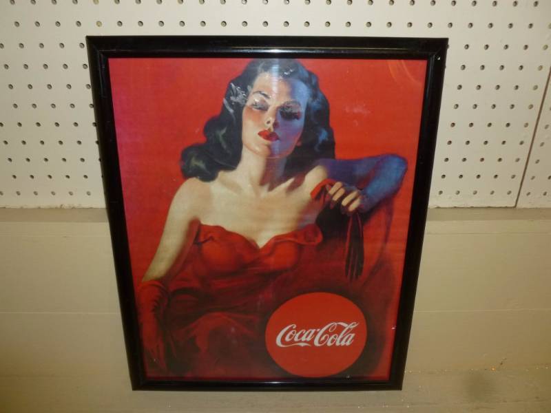 lot 7 image: Coca-Cola Collectible