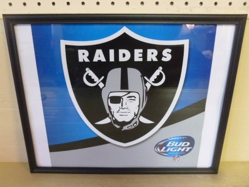 lot 13 image: Bud Light - NFL Picture