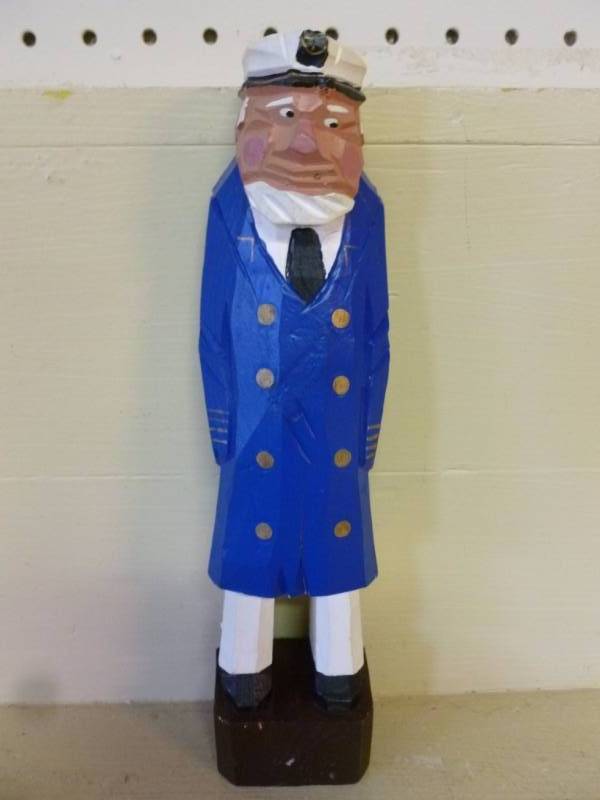 lot 16 image: Wooden Figurine
