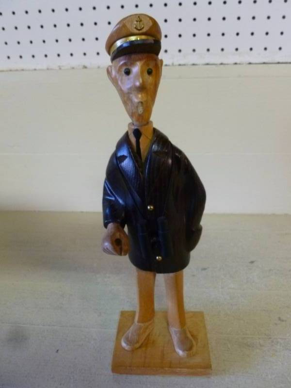 lot 17 image: Wooden Figurine