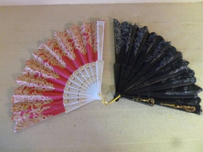 lot 20 image: Hand Fans
