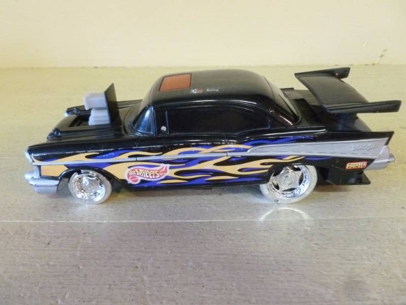 lot 24 image: Mattel Car