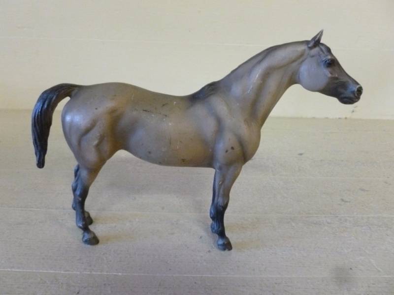 lot 25 image: Breyer Horse