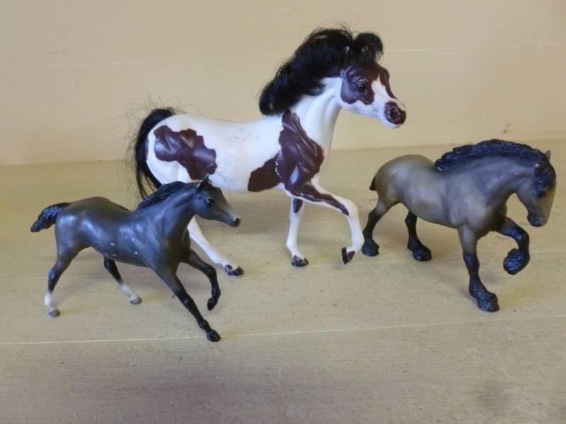 lot 27 image: Toy Horses