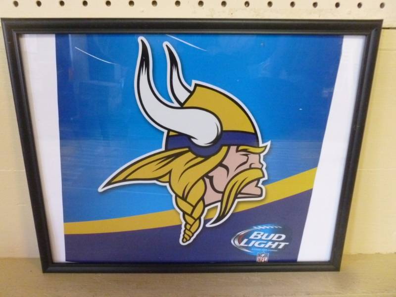 lot 32 image: Bud Light - NFL Picture
