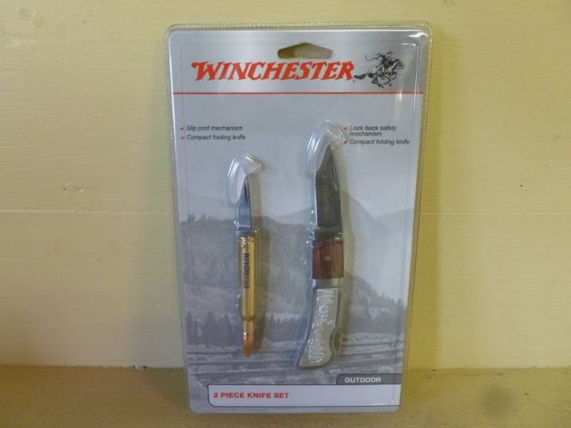 lot 41 image: Winchester Knife Set