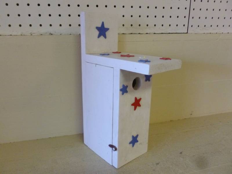 lot 73 image: Bird House