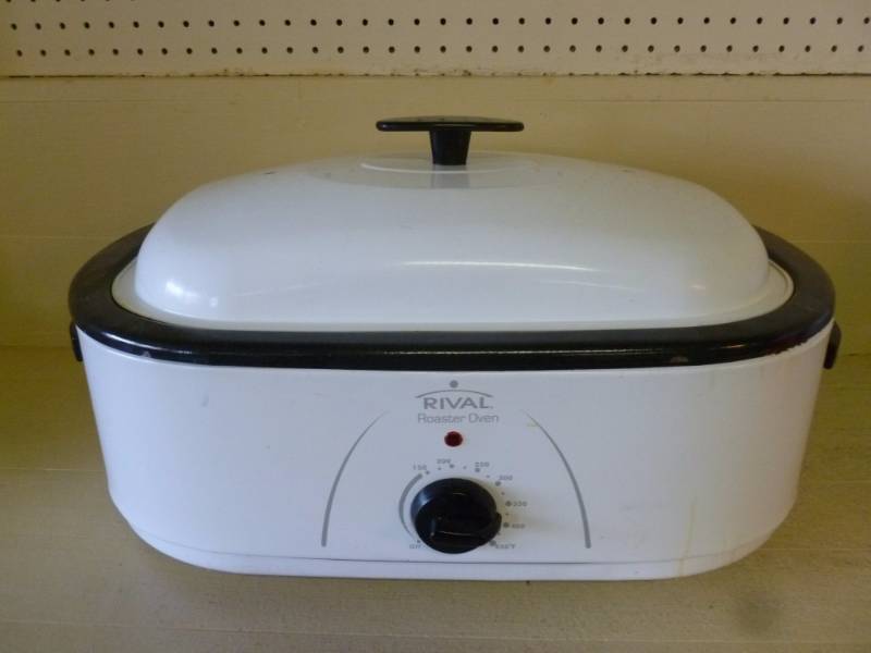 lot 87 image: Roaster Oven