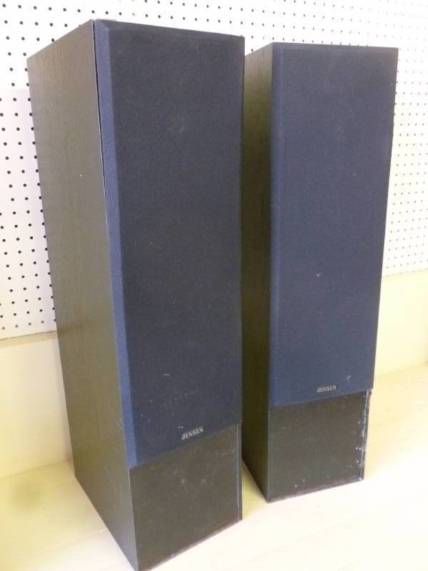 lot 94 image: Jensen Speakers