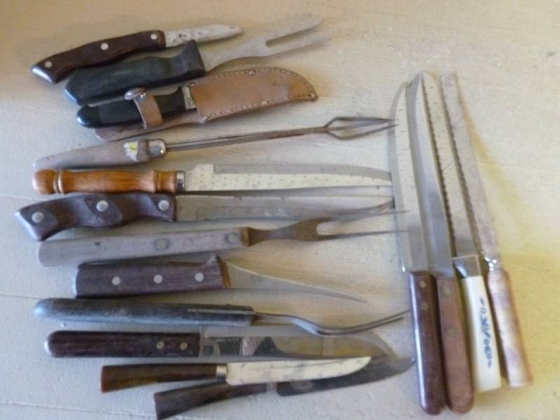lot 118 image: Knives