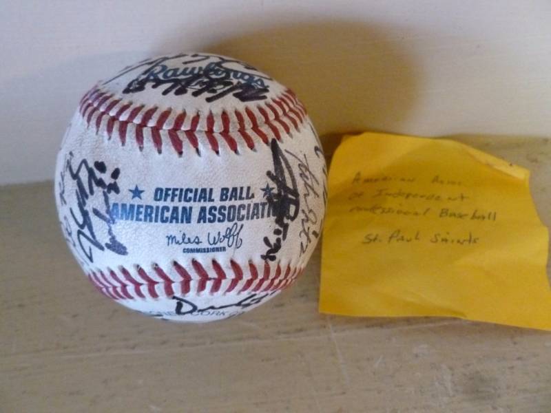 lot 122 image: Autographed Baseball