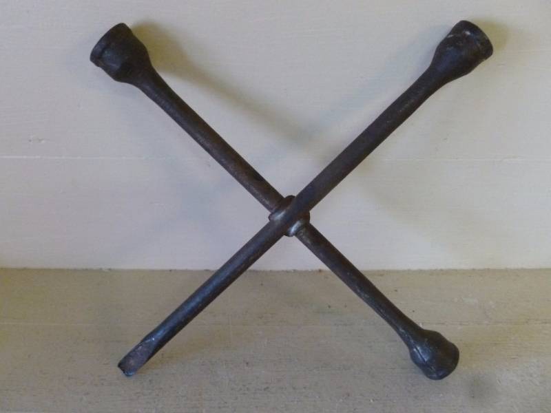 lot 143 image: Vintage Tool