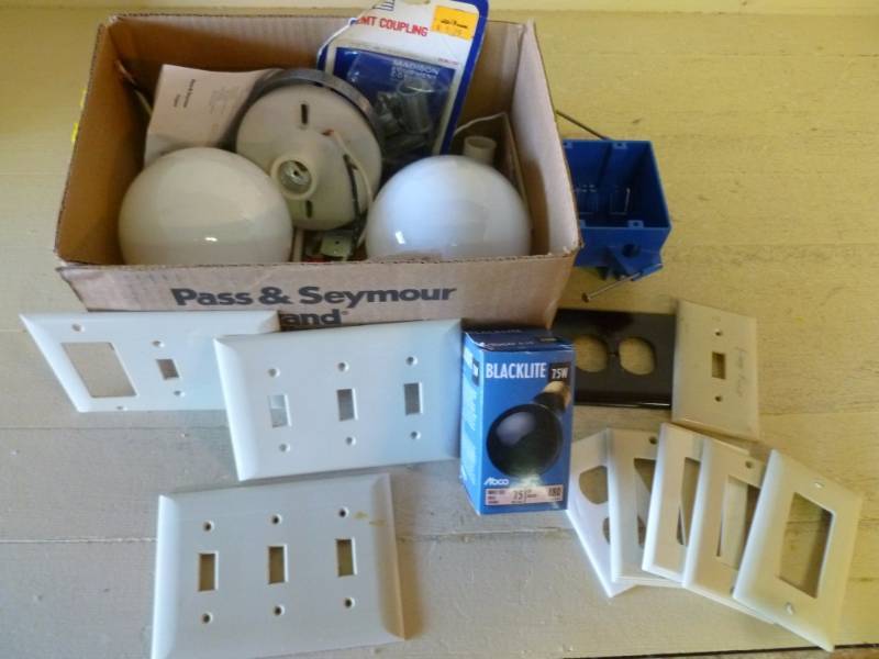 lot 149 image: Electrical Items