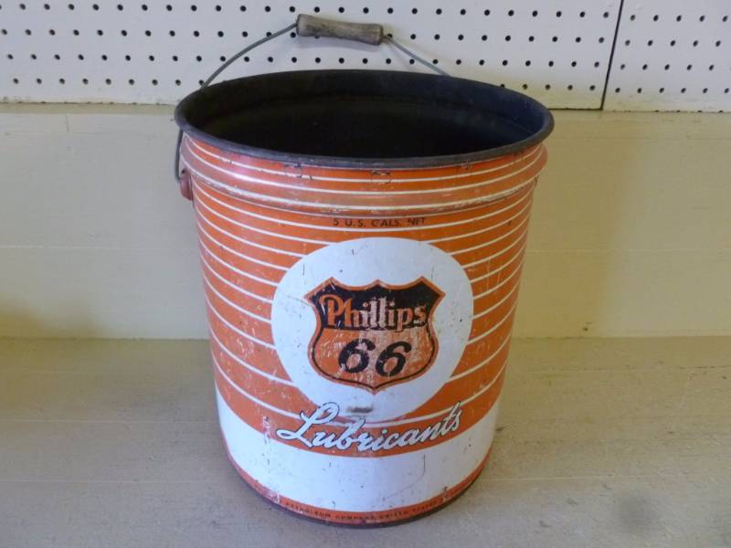 lot 154 image: Vintage Oil Pail