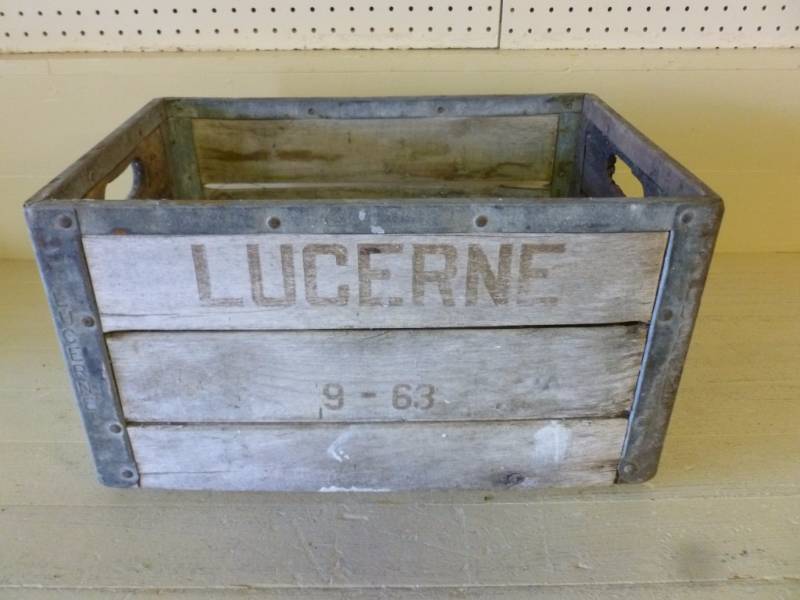 lot 159 image: Vintage Wooden Crate